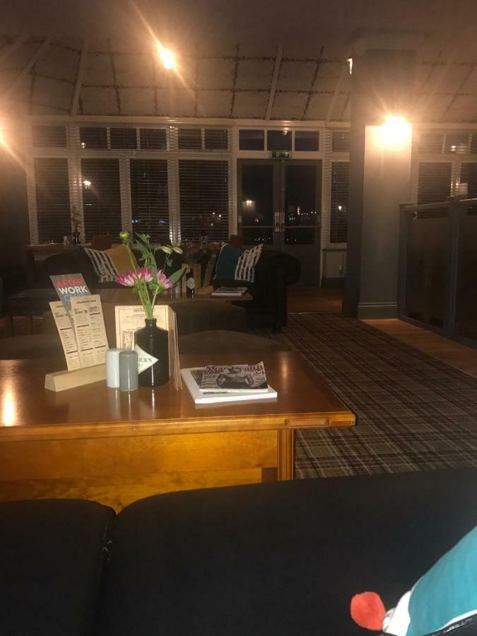 Strawberry Bank Hotel Meriden  Bagian luar foto